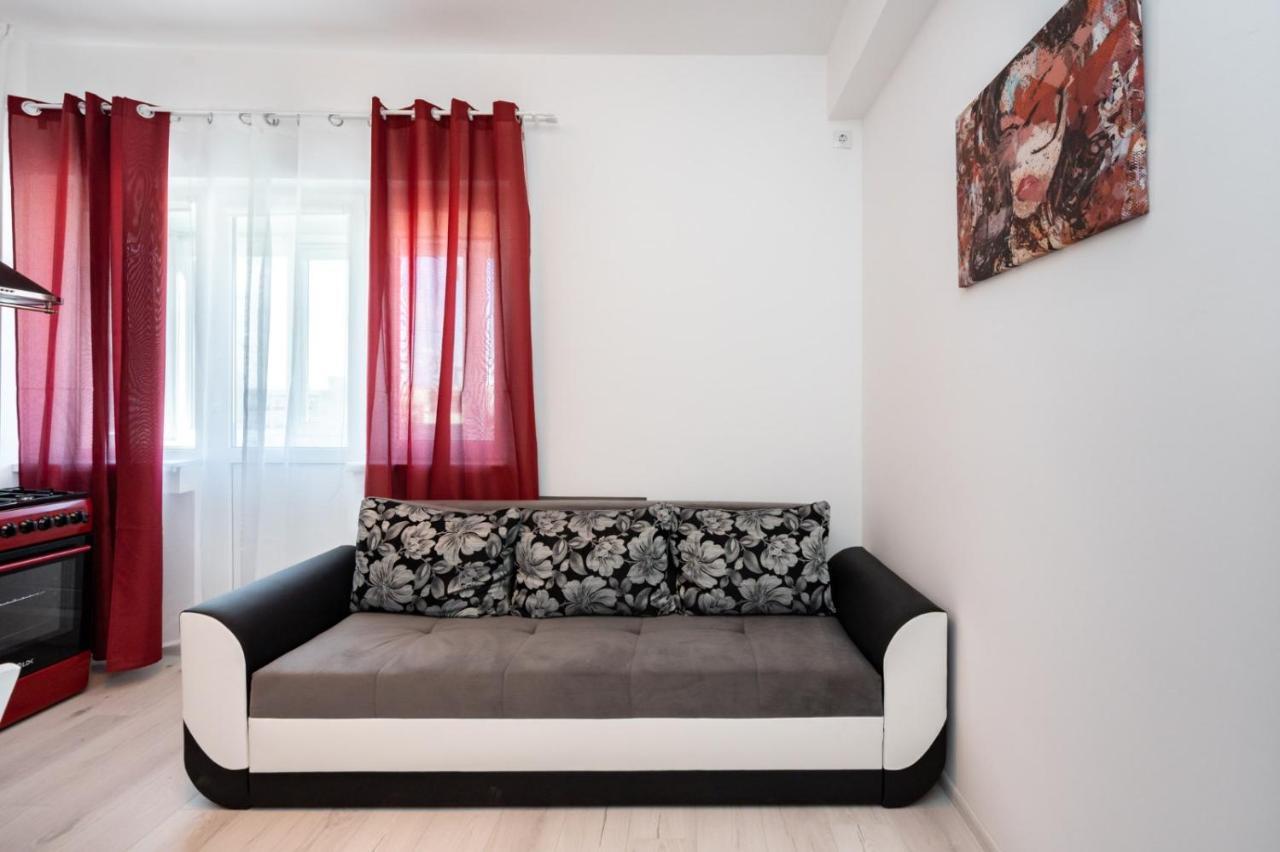 Spacious And Cozy Apartment In Central บูคาเรสต์ ภายนอก รูปภาพ