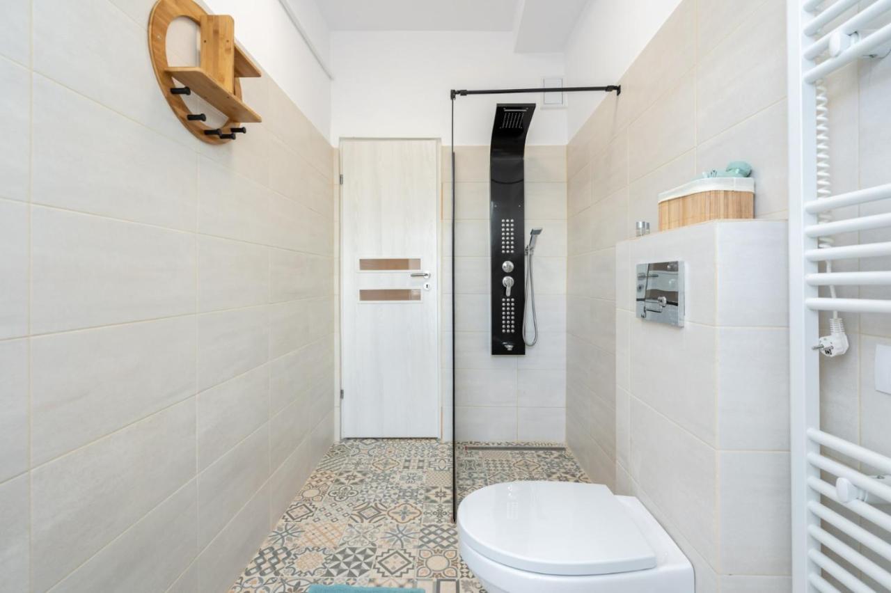 Spacious And Cozy Apartment In Central บูคาเรสต์ ภายนอก รูปภาพ